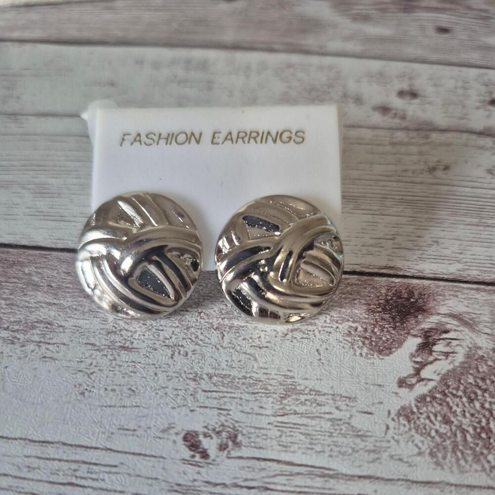 Vintage 1980s Textured Silver Button Style Earrings